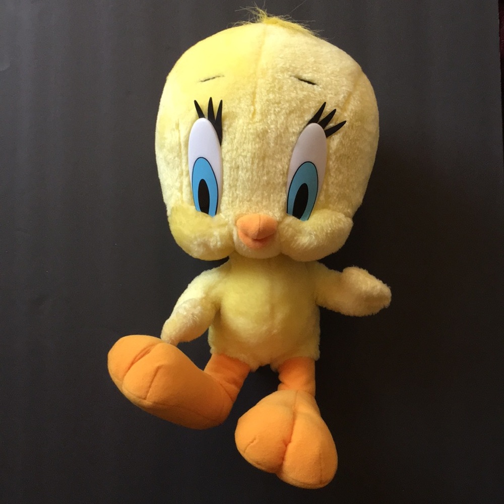 LOONEY TUNES TWEETY BIRD 15” PLUSH CHARACTER TOY